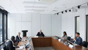 what does an hoa do - Homeowners association board meeting