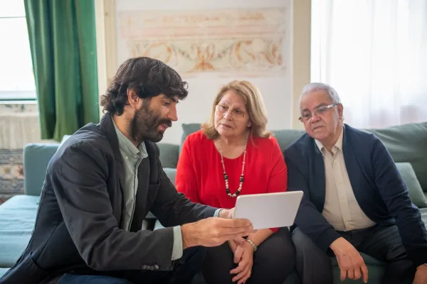 A NYC homeowner comparing a HELOC and a home equity loan with a lender