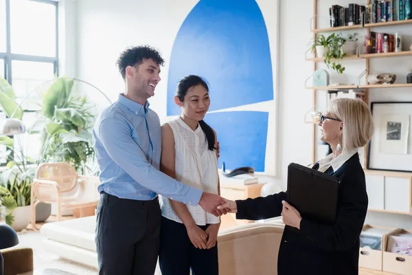 A NYC buyer questioning a listing agent about competing offers